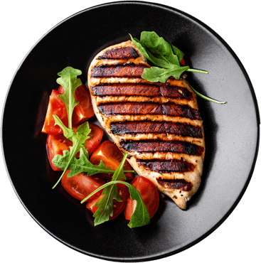 prato com frango, rúcula e tomates confitados