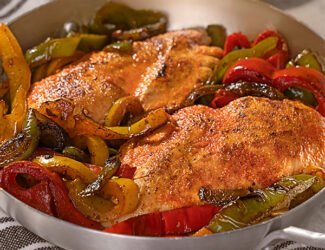 Filé de frango com pimentões