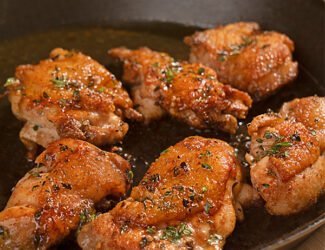 Frango com manteiga e ervas