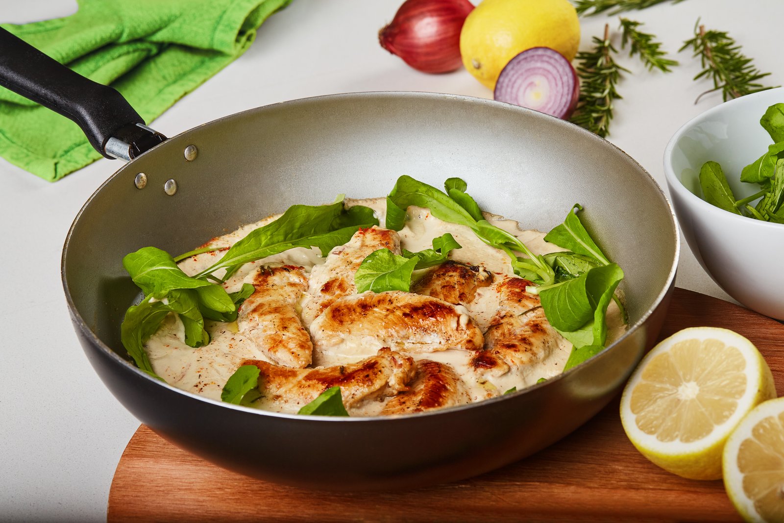 Filezinho Sassami cremoso com rúcula